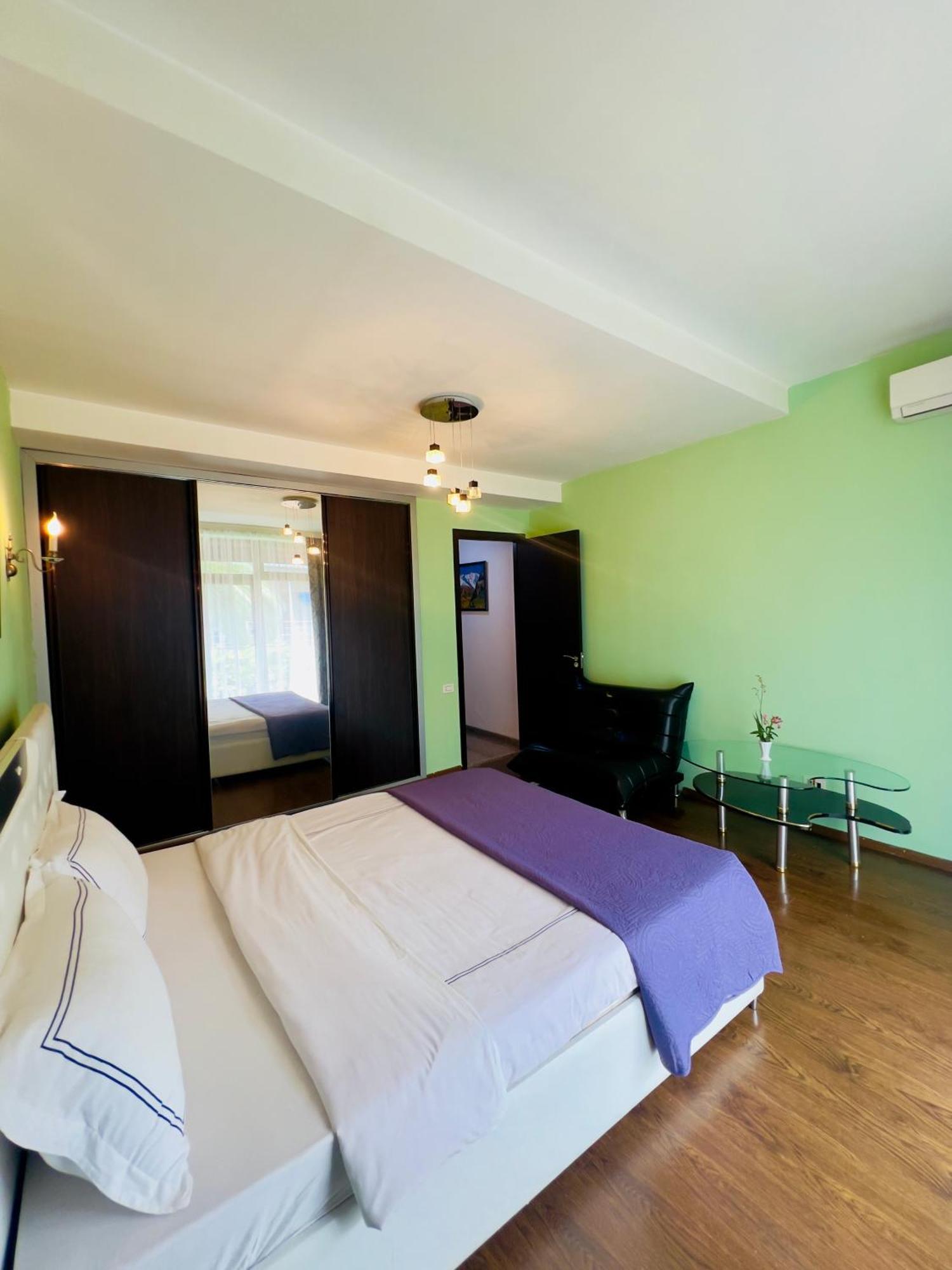 Apartment Maisi Batumi Eksteriør billede